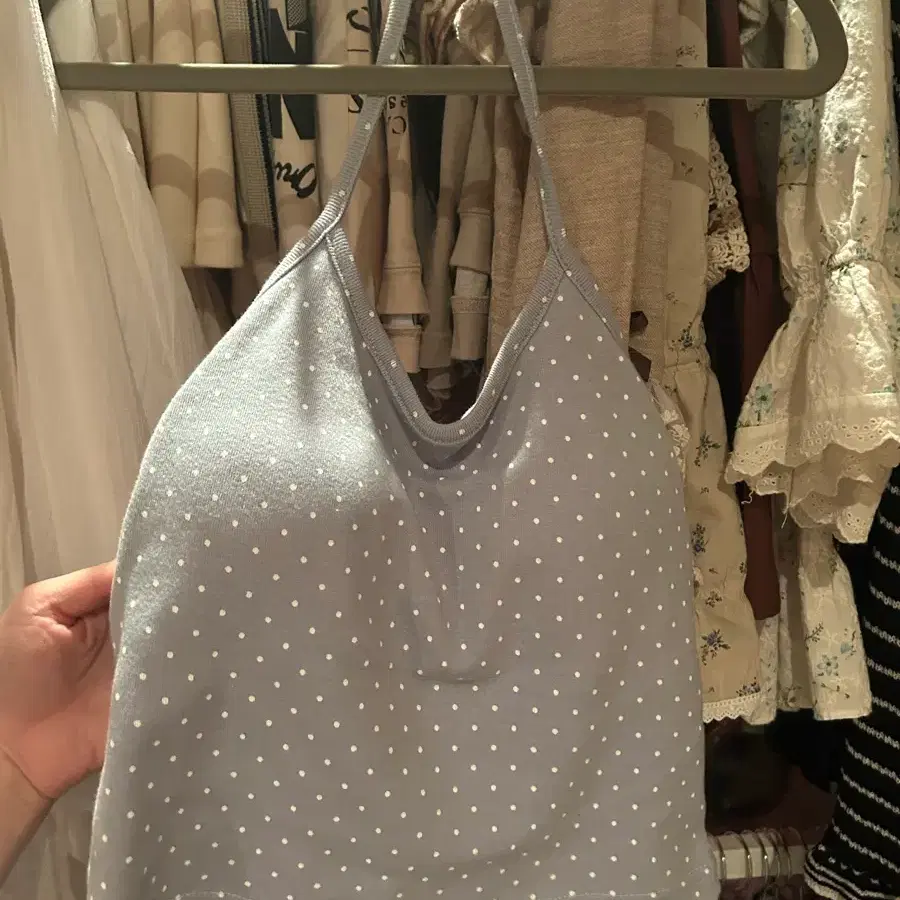 도트 홀터 탑 나시 (캡내장) 예쁜 다운파스텔블루
