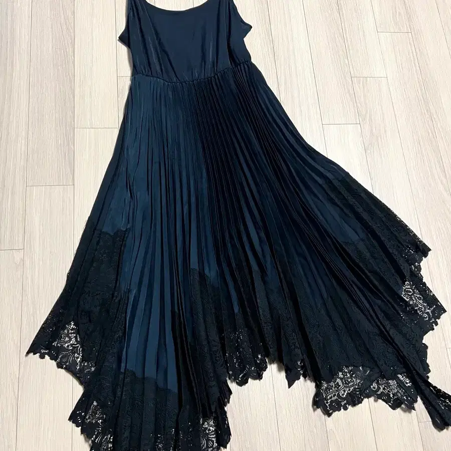 올세인츠 allsaints 레이스 배색 플리츠 슬립 언발 롱원피스 레이어드 뷔스티에 네이비 블랙 민소매 나시 실키 새틴