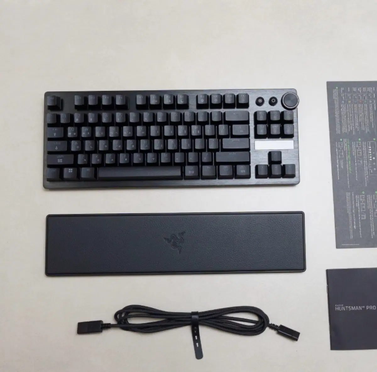 레이저 헌츠맨 v3 pro tkl 8khz 팜레스트 한글각인