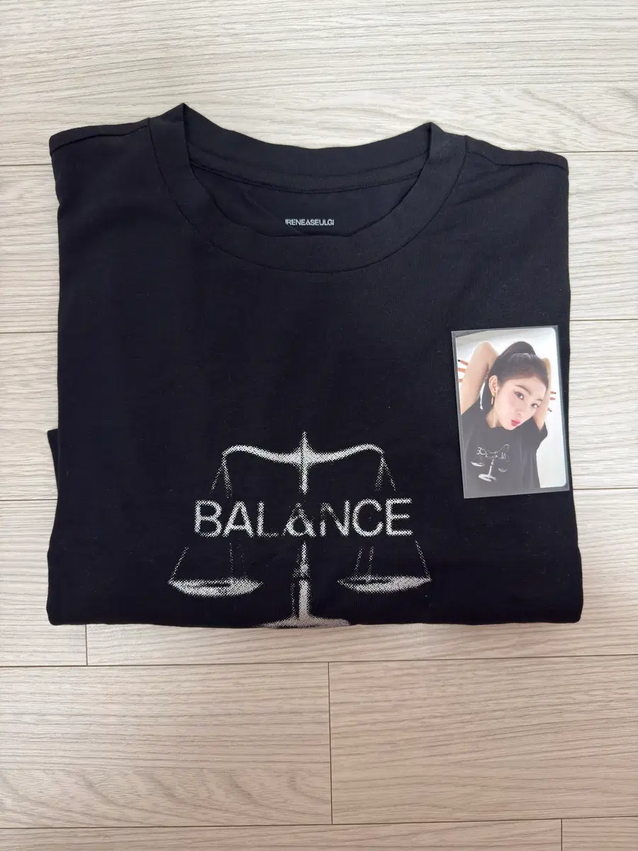 (새상품) 레드벨벳 아이린&슬기 BALANCE 반팔 티셔츠