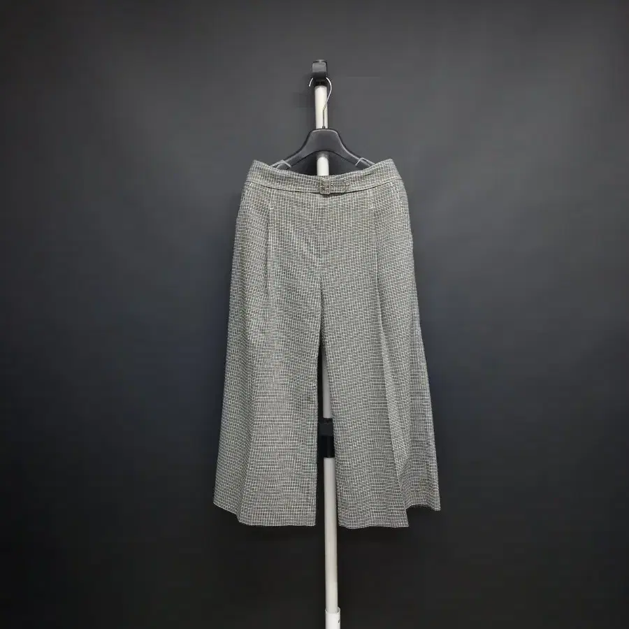 발렌시아 춘하 8부 핀턱 팬츠 44 슬림55