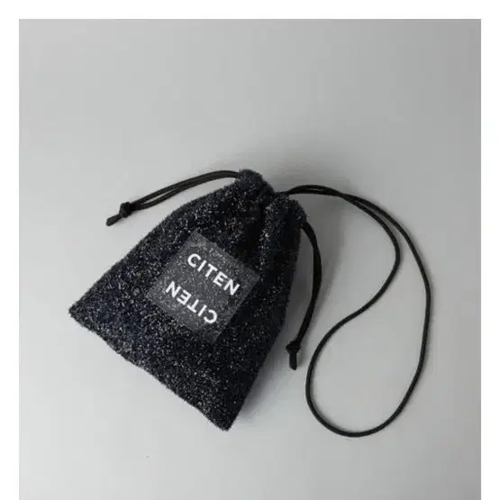 새것) CITEN 반짝반짝 니트 클로저 숄더백 블랙