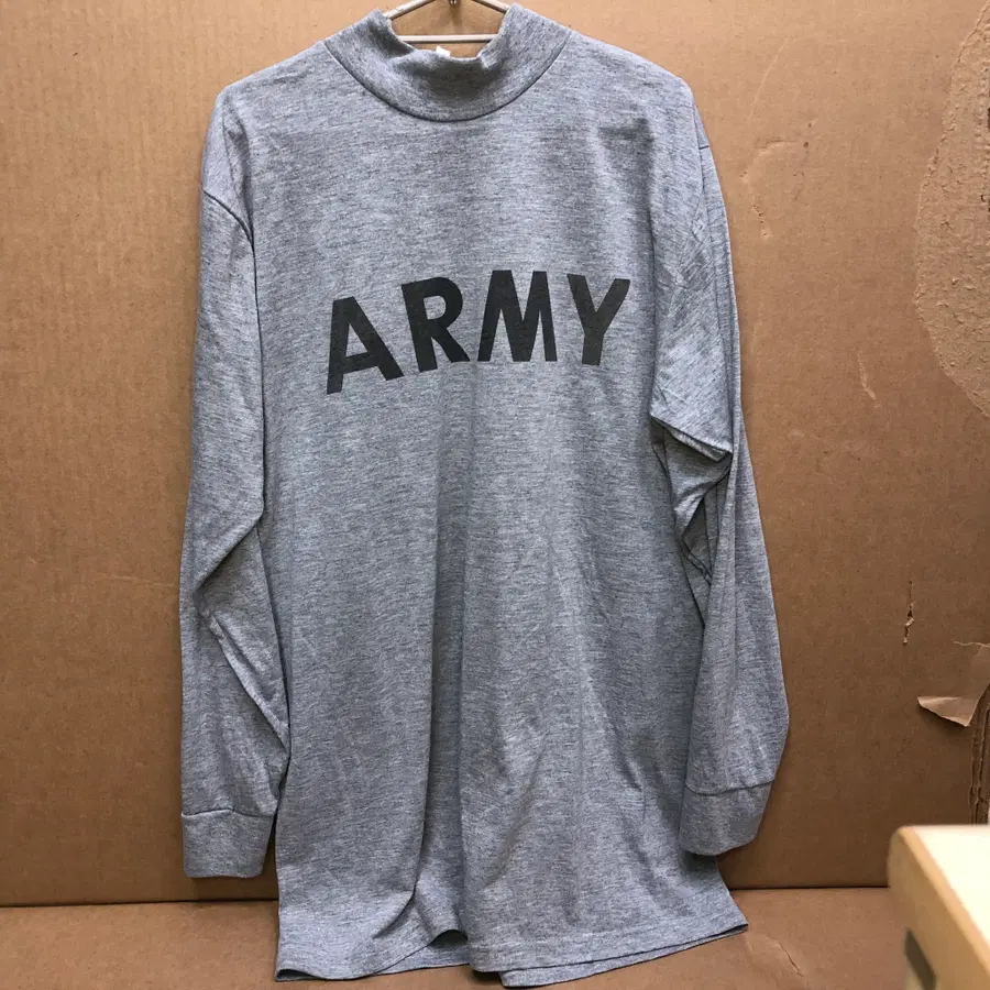 1. [S/오리지널] 미군 IPFU ARMY 롱슬리브 모크넥 티셔츠 (95~100)