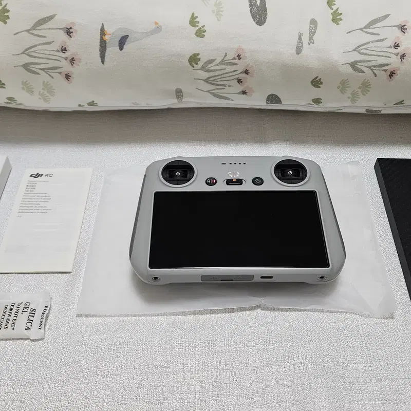 DJI RC1 조종기/컨트롤러 판매해요 ^^ (매빅3 에어2S 미니3프로 매빅3클래식 매빅3프로 매빅3시네)