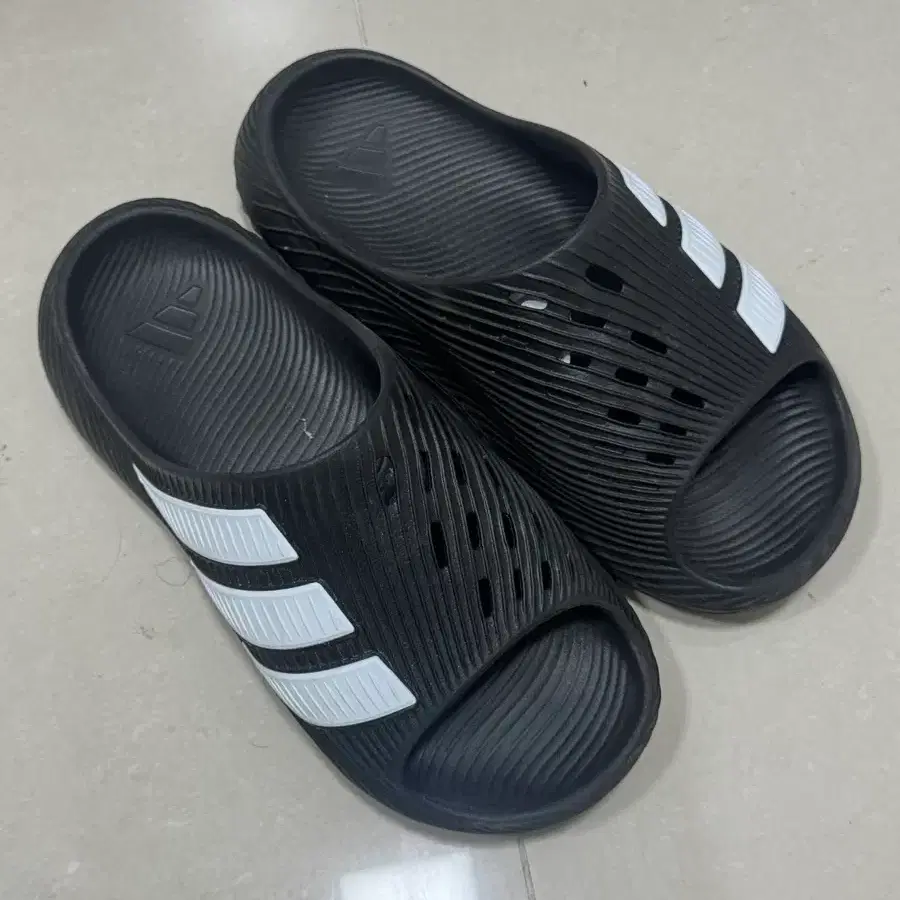 아디다스 퓨어칠 슬리퍼 275 새상품