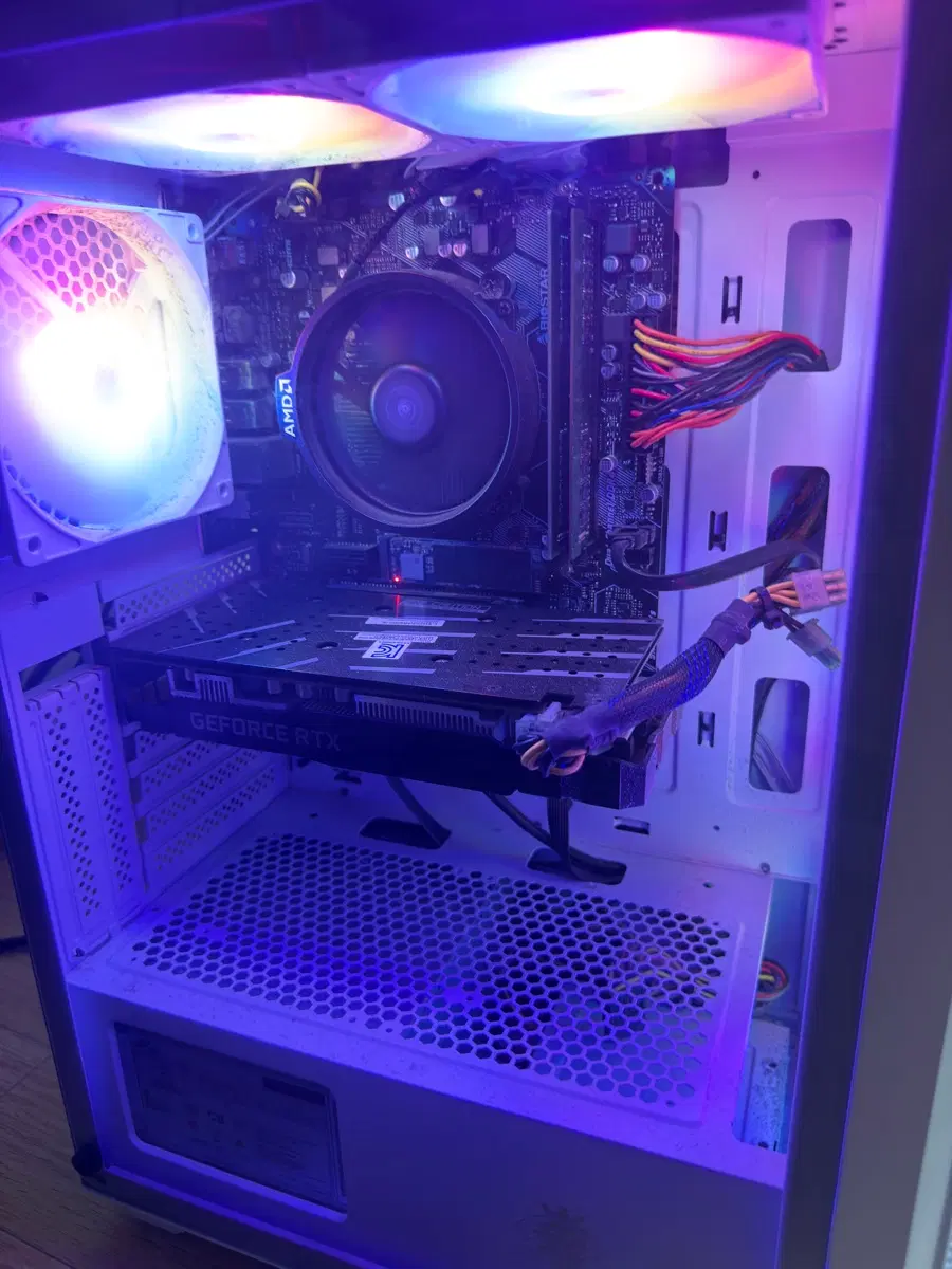RYZEN 5 5600x 램32g Rtx2060 6gb 게이밍 컴퓨터 팝니다