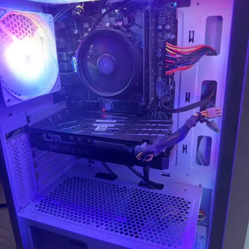 RYZEN 5 5600x 램32g Rtx2060 6gb 게이밍 컴퓨터 팝니다