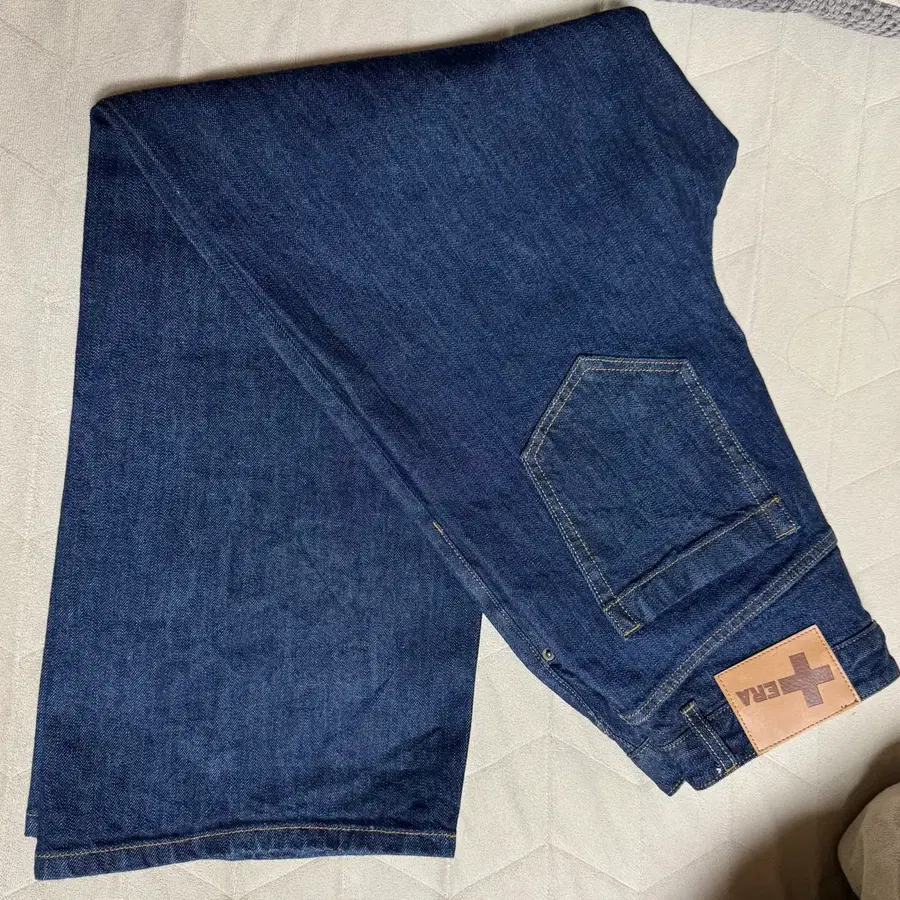 MEN ERA WIDE FIT DENIM PANTS - INDIGO BLUE