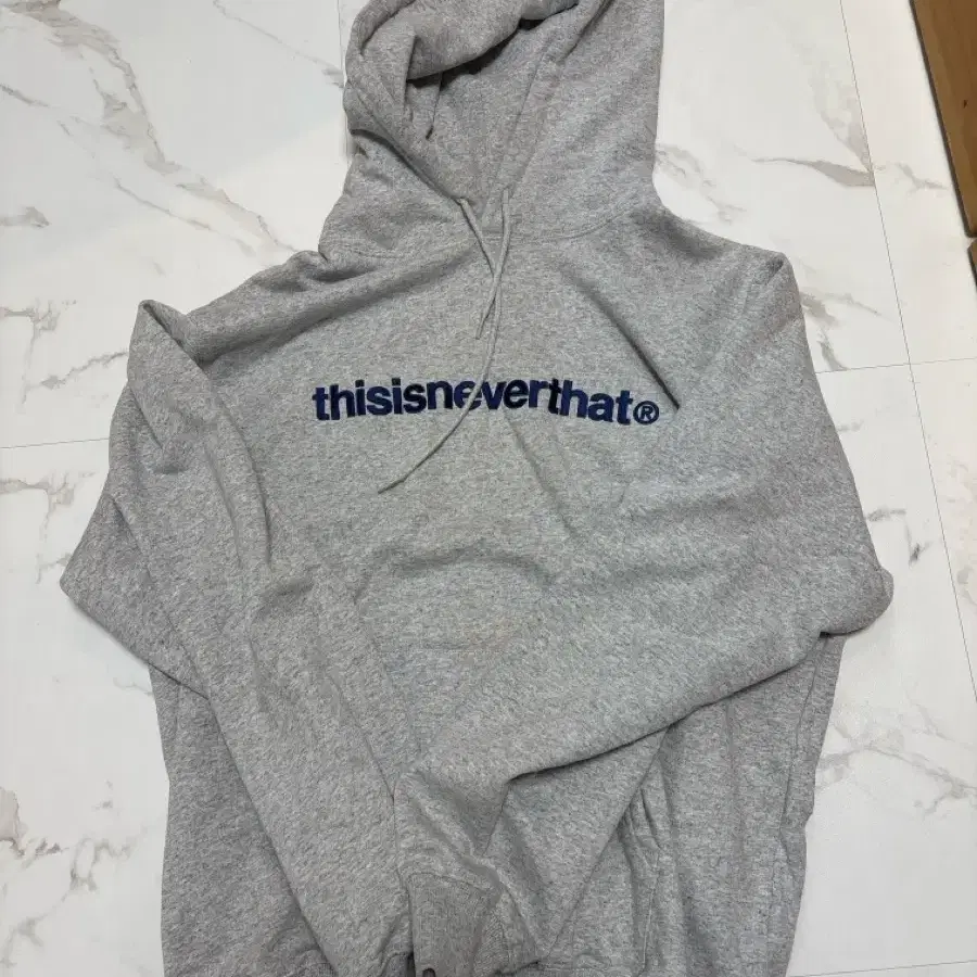 THISISNEVERTHAT 그레이 후드티 판매합니다.