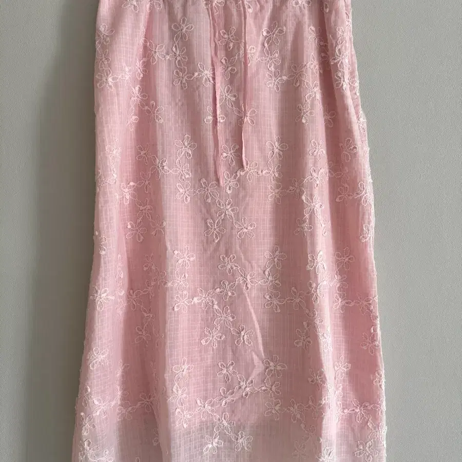 에잇세컨즈 벚꽃 스커트