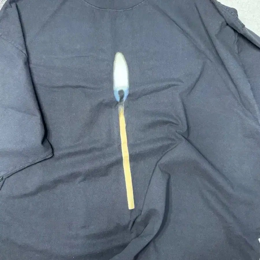 이지 D2 LIT MATCH TEE 반팔티셔츠 사이즈S 블랙