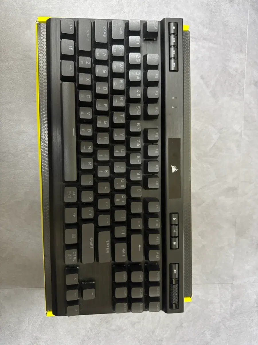 커세어 K70 RGB TKL SPEED
