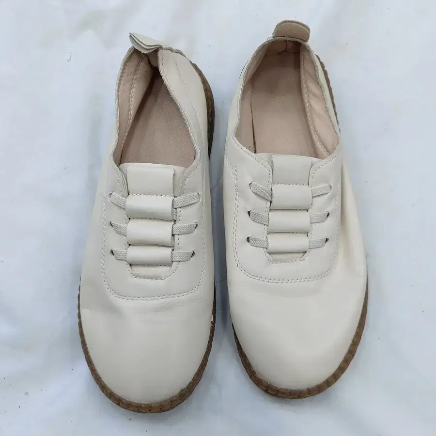 아이보리 여성 로퍼 240
