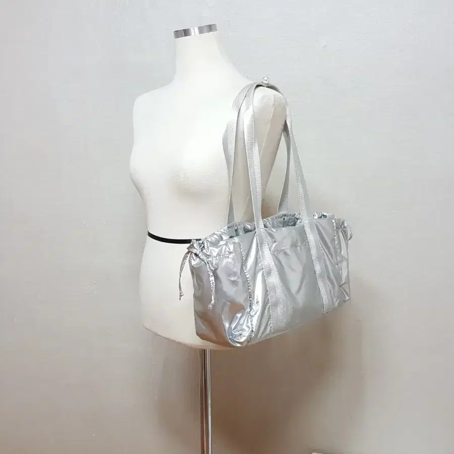 1착)데일리 초경량 방수코팅 실버백/토트 숄더백