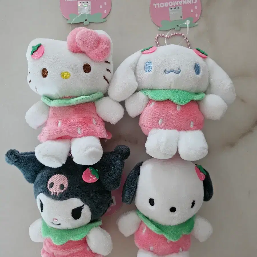 (새상품/일괄가) 산리오 딸기 키티 쿠로미 포차코 시나모롤 인형 키링