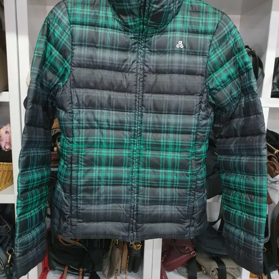 나이키acg 거위털 패딩 M 여성