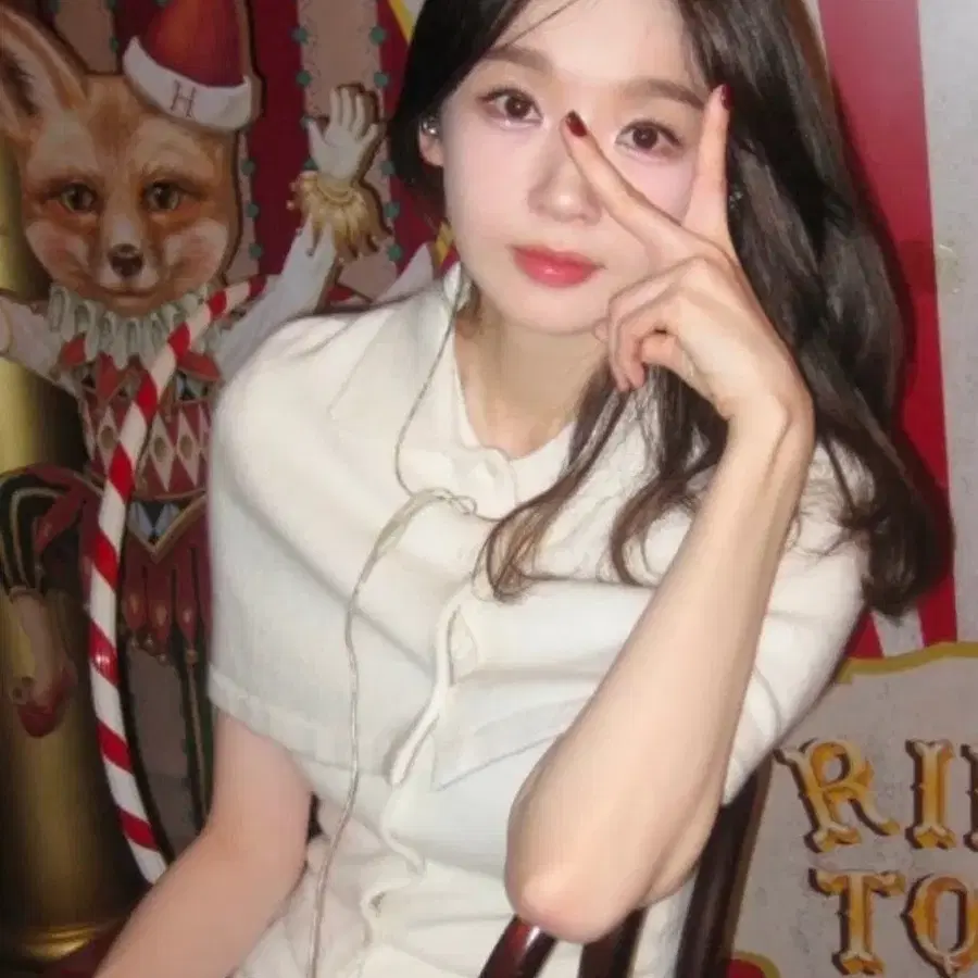 구해요)아비에무아 캐시미어 케이프 가디건 아이보리
