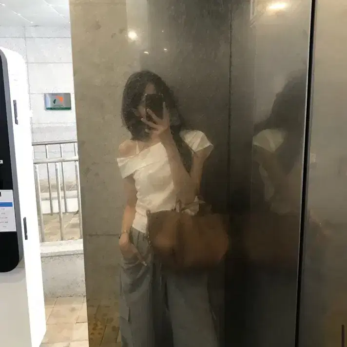 드로우온유 오프숄더 블라우스 새상품