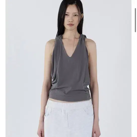 세릭 Backless Hooded Top (다크그레이) 품절 제품