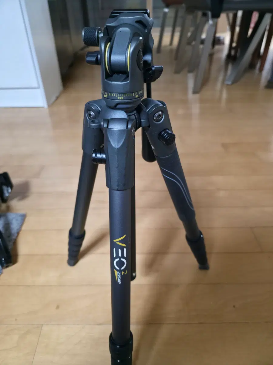 VEO2 235AP 삼각대 판매합니다.