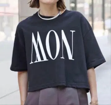 Deuxieme Classe BTN MON/NOW 티셔츠 블랙