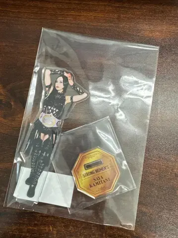 [미개봉] 스타덤 카미타니 사야 벨트 아크릴 스탠드 STRONG여자