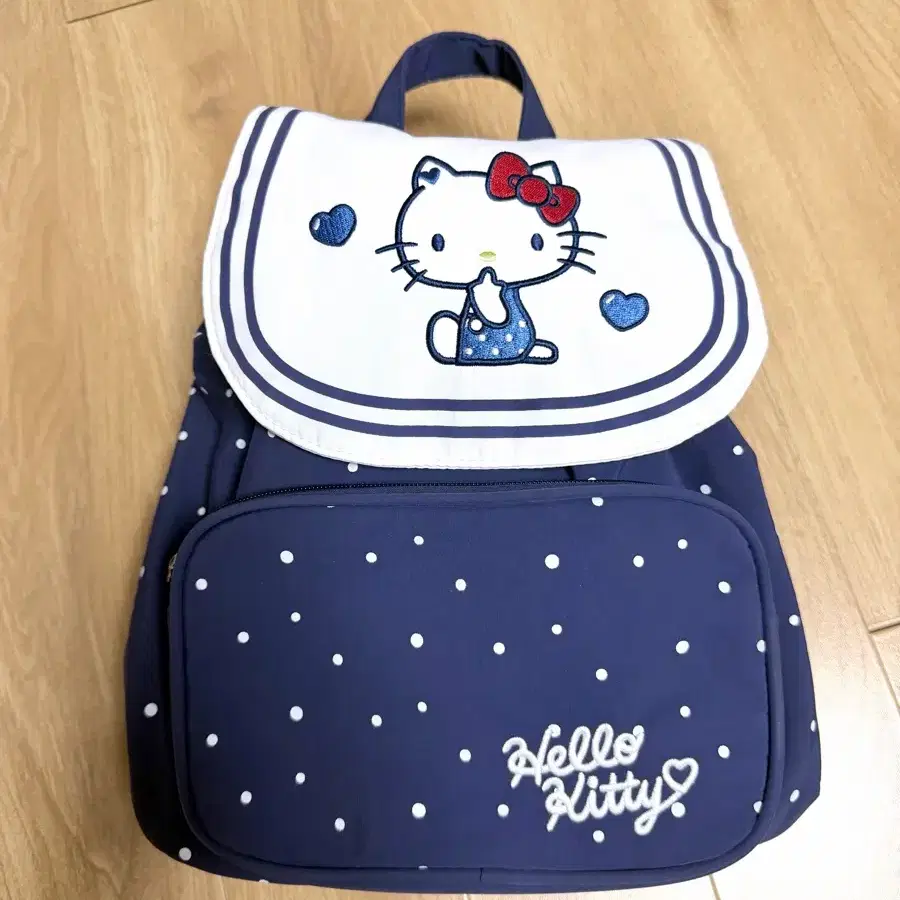 산리오 키티 헬로키티 백팩 네이비 도트