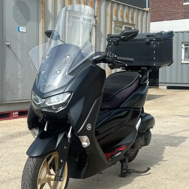 Nmax125 1만키로대 알탑장착차량 저렴하게 판매합니다.