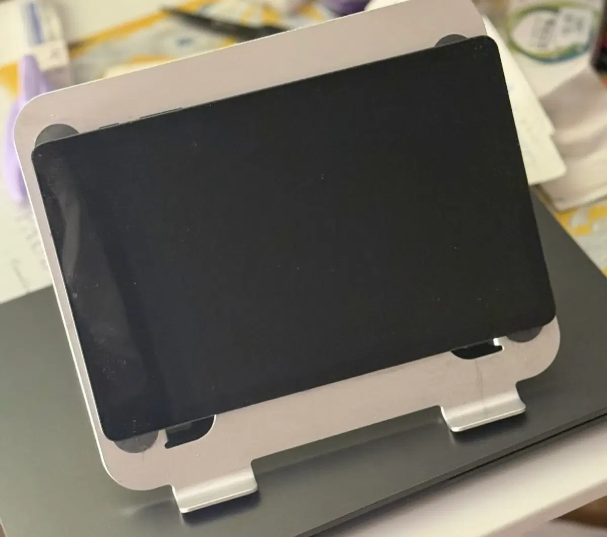 삼성갤럭시탭 S6 Lite SM P610 WiFi 64GB 와 RUHEM 알루미늄 거치대 S펜 미포함)