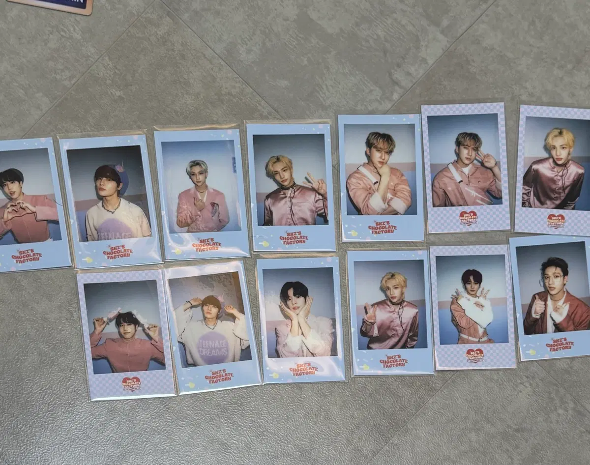 straykids skz 스트레이키즈 스키즈 포카 폴라 짭폴 초콜릿 팩토리 chocolate factory 현진 창빈 아이엔 승민 한 방찬 리노 필릭스