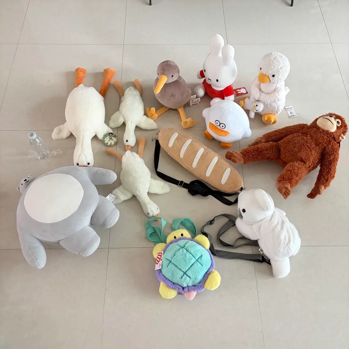 인형 각 이천원에 팔아요