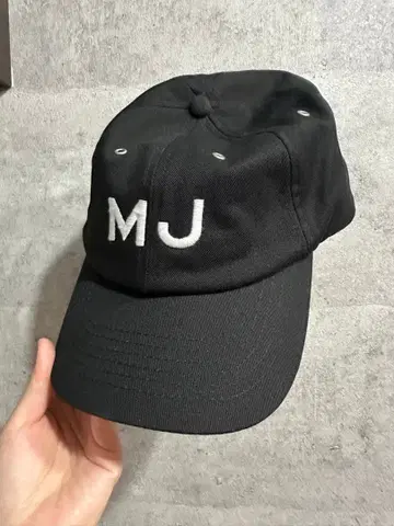 완판템 미사용 MARC JACOBS MJ 로고 야구 모자 블랙