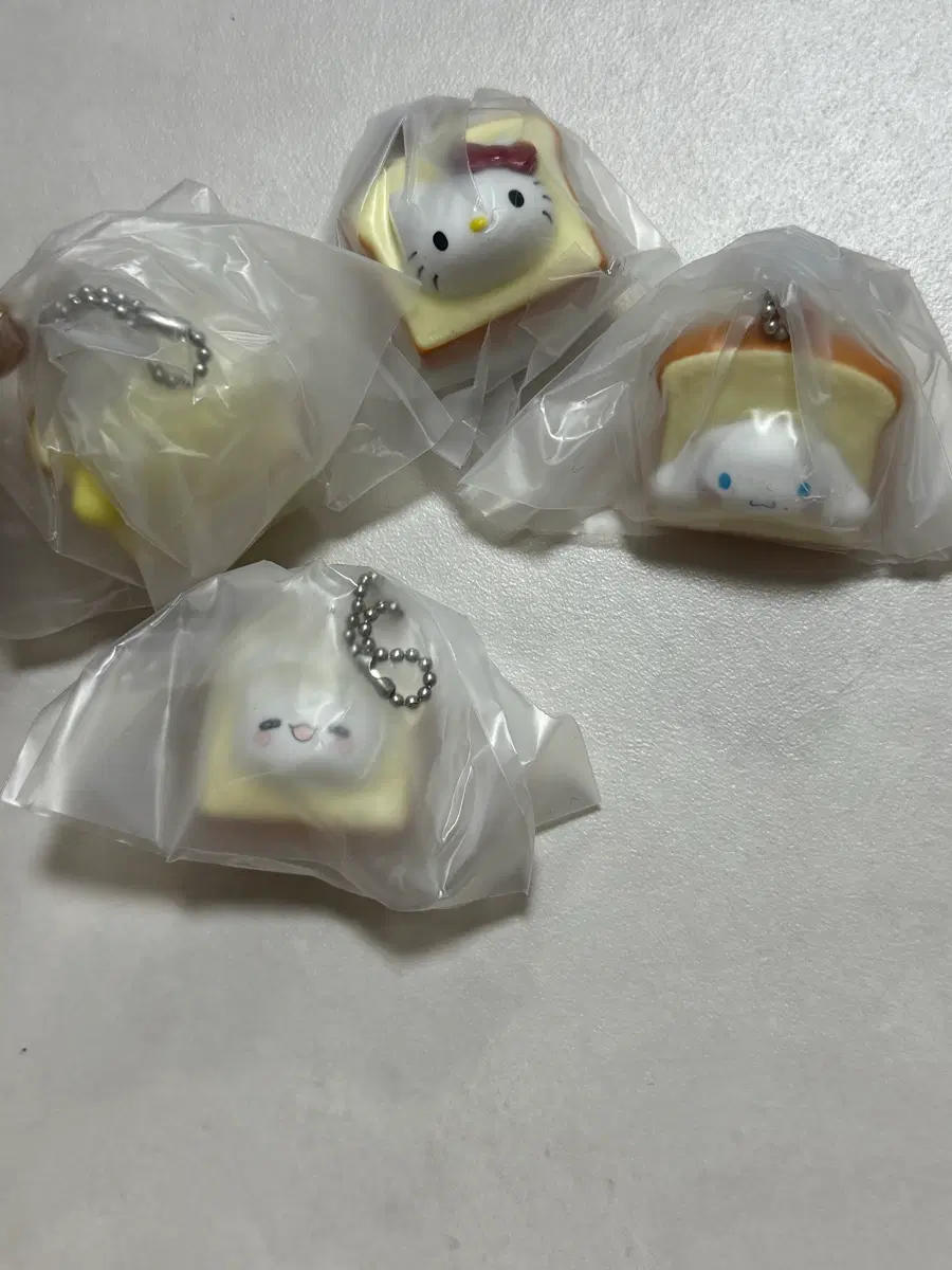 산리오 식빵 가챠