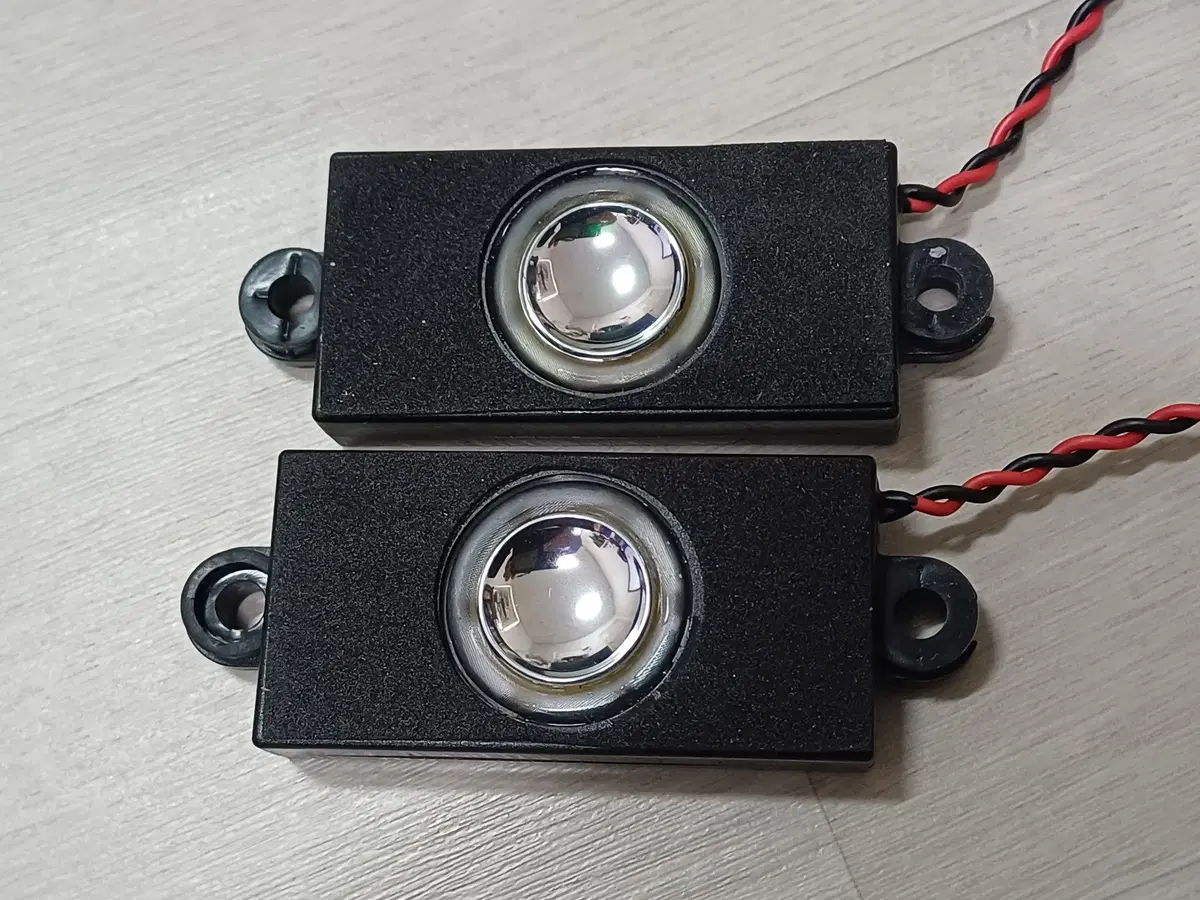 티지앤 32인치 커브드모니터 EM3230WU 스피커 8옴 2W 7711-A00082-5