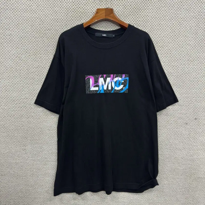 LMC 반팔티 L H01619