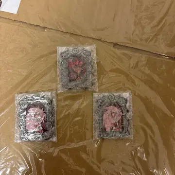 해즈빈 호텔에 오신 것을 환영합니다 액자 스탠드 알래스터 체리밤 x 2
