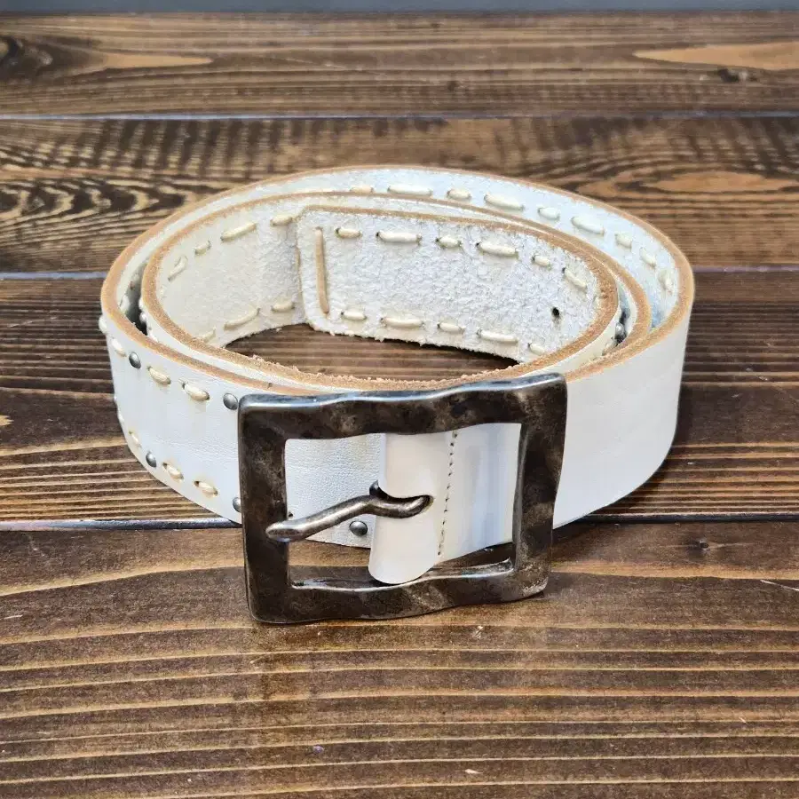 [100cm] 빈티지 화이트 스터드 스티치 레더 벨트 Vintage Studded Leather Belt 2.9