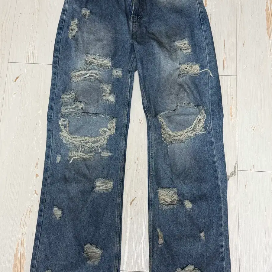 Vintage damage denim pants