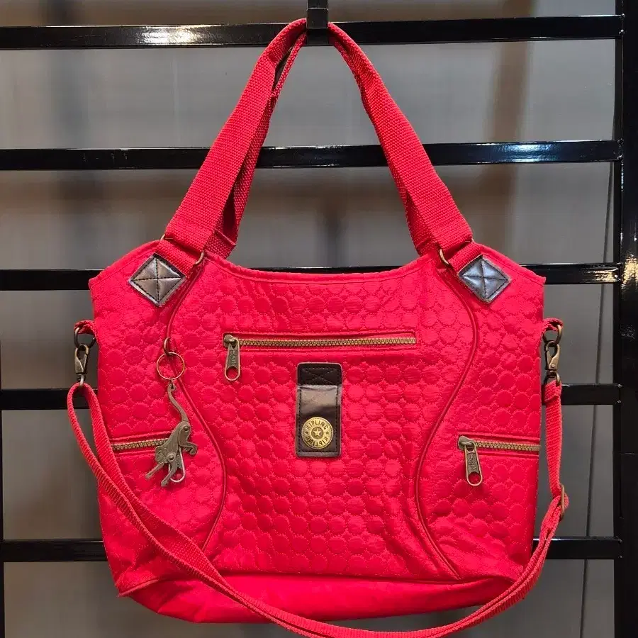 [FREE] 키플링 KIPLING 벌룬 레드 퀼팅 토트백 크로스백 2WAY 4.9
