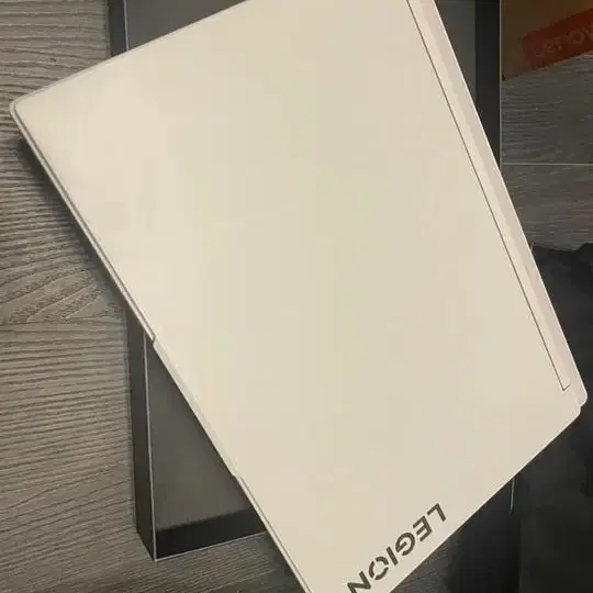 레노버 리전 7i 새상품급 게이밍 영상편집 노트북 4070, 32gb RAM, i9-14900hx, 2tb ssd