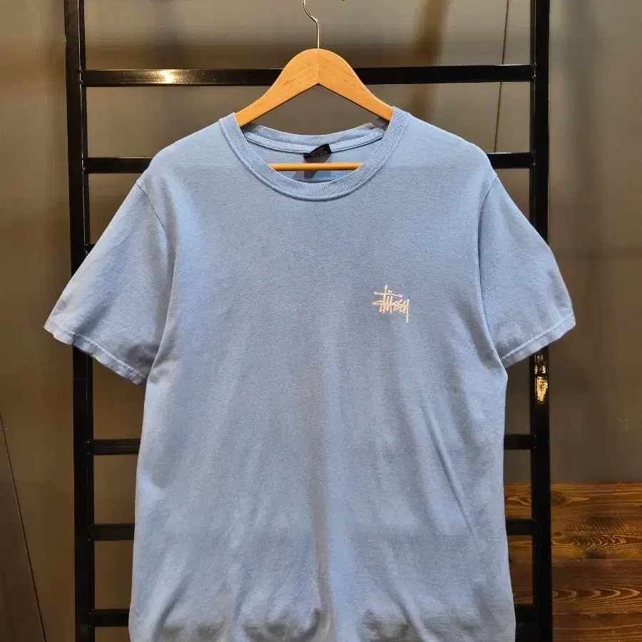 [M] 스투시 STUSSY 베이직 스톡로고 반팔티 라이트블루 4.5