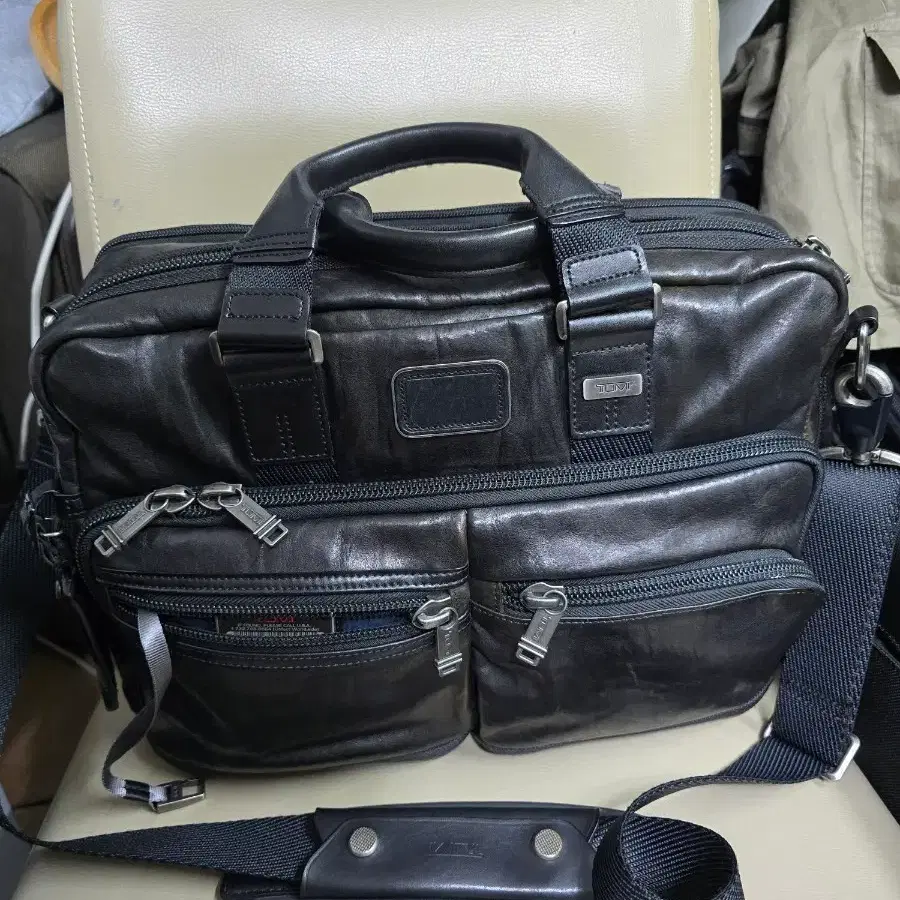 투미(TUMI) 92640DL2 알파브라보 앤더슨 슬림 가죽 브리프케이스