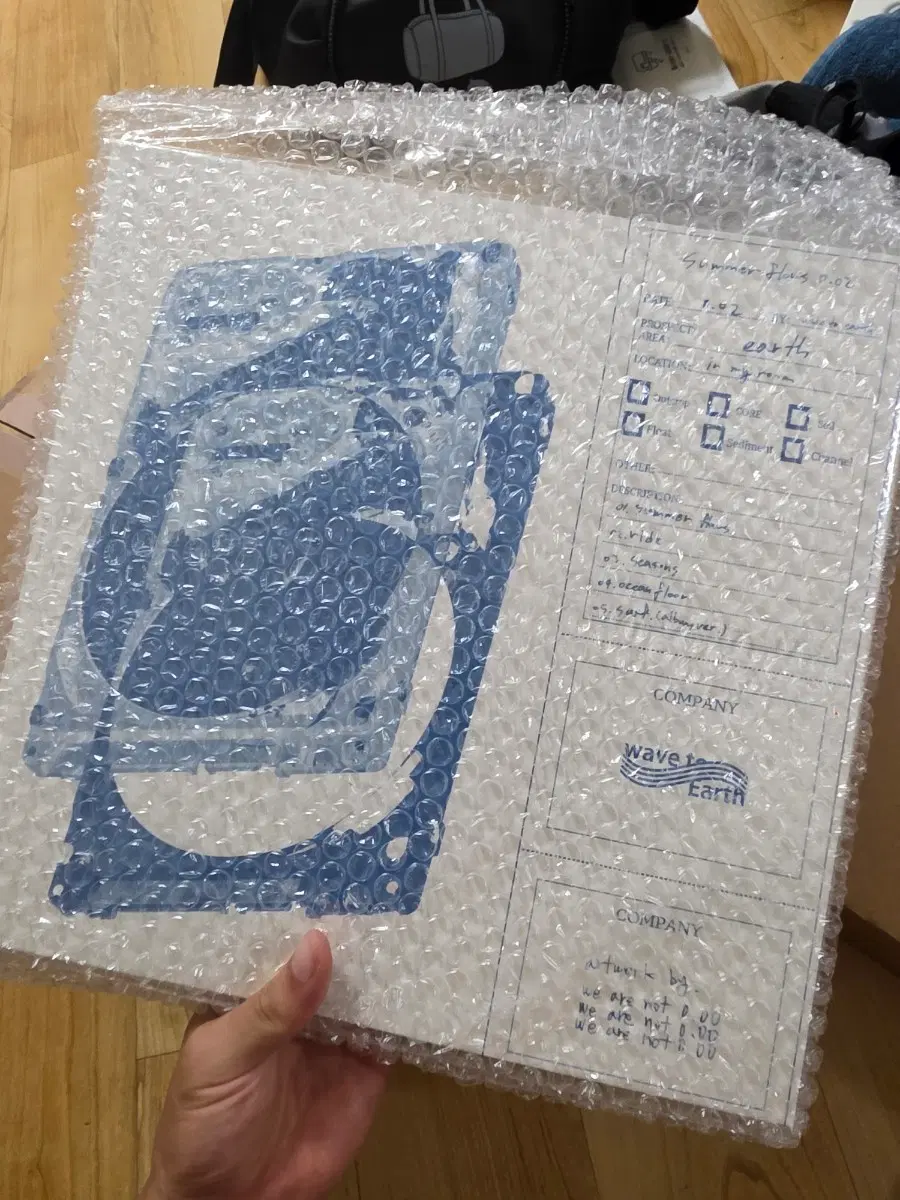 Wave to Earth Summer flows 0.02 블루 & 화이트 2개 팝니다.