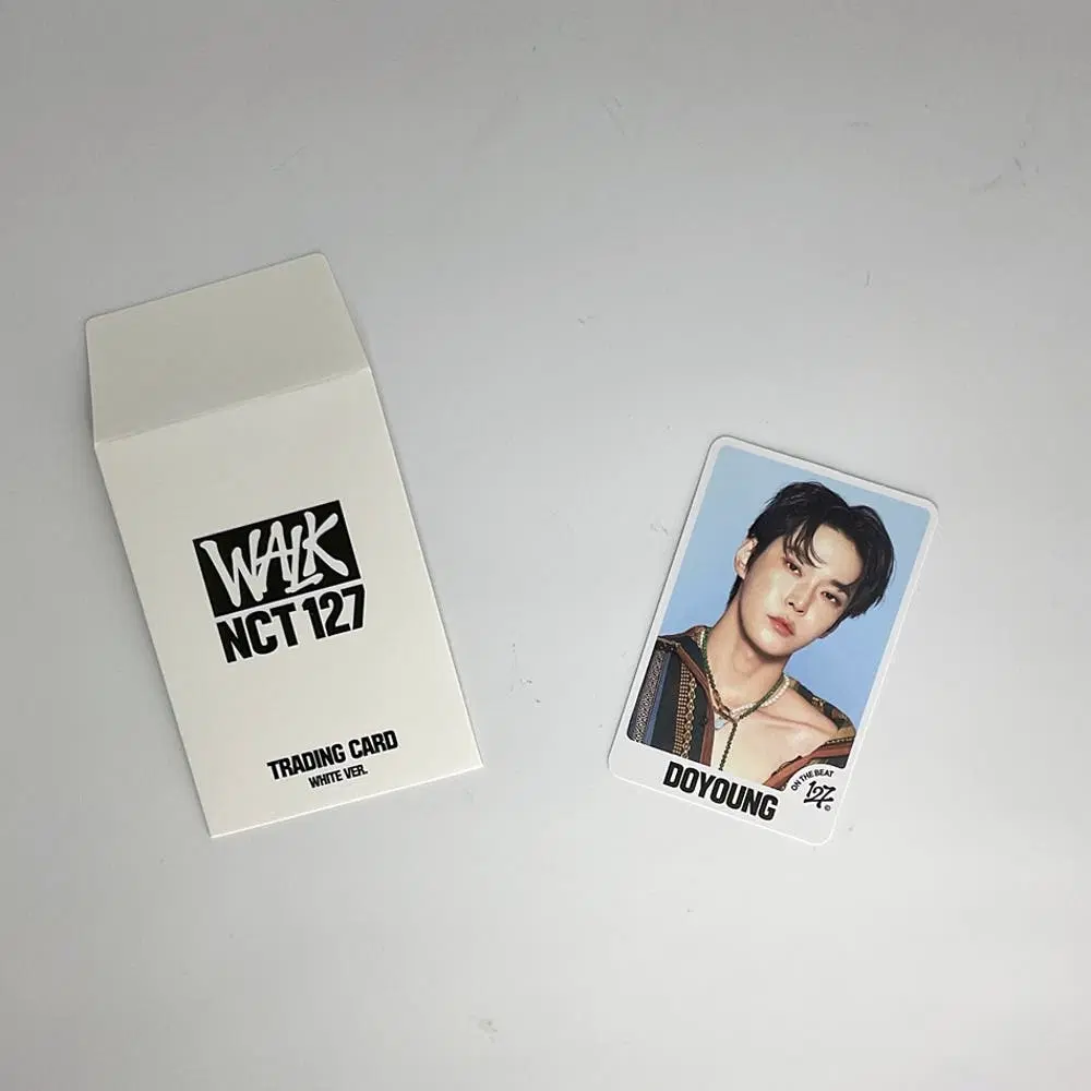 엔시티127 도영 워크온더비트 트레이딩카드 포토카드 화이트버전 NCT127 DOYOUNG WALK ON THE BEAT TRADINGCARD PHOTOCARD WHITE_1