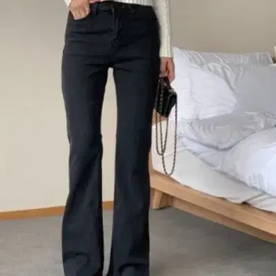 (새상품) 블랙 부츠컷 데님 팬츠