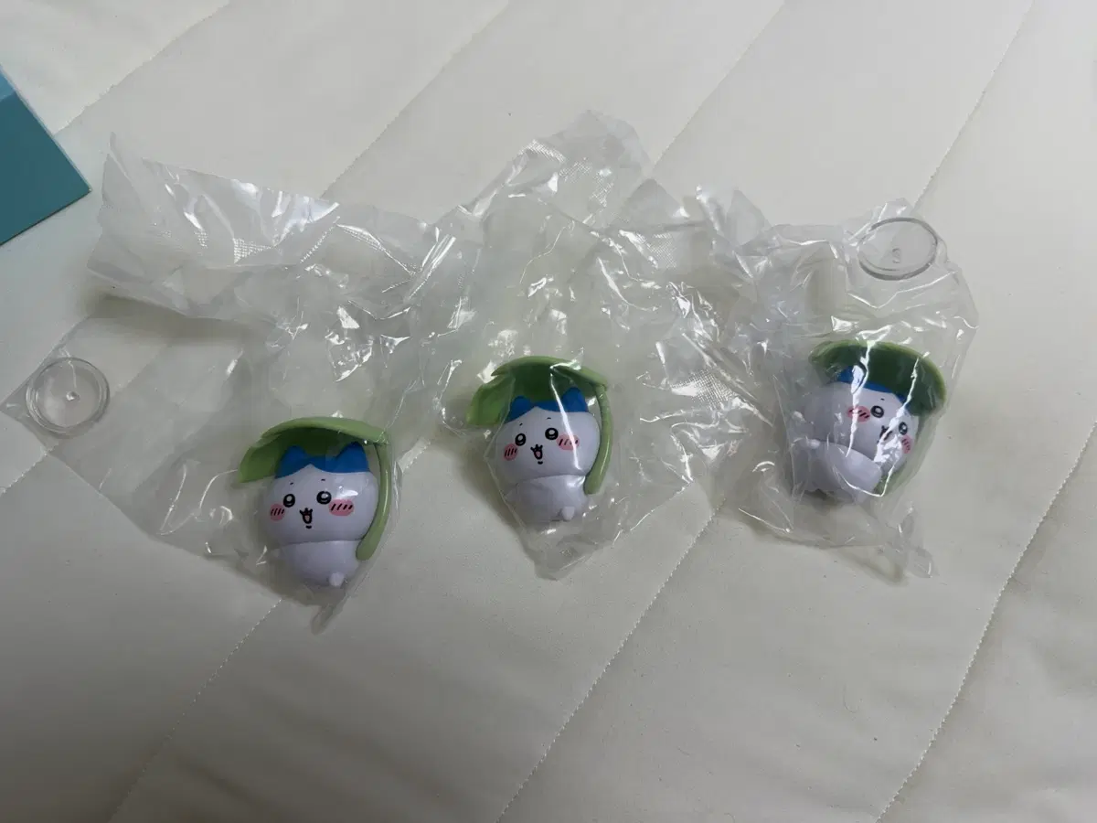 롯데시네마 먼작귀 치이키와 우산 피규어 하치와레