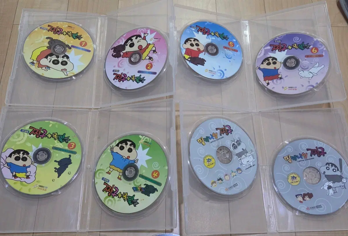 짱구는 못말려 만화 극장판 등 DVD cd 모음