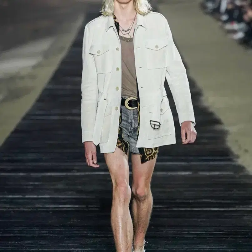 생로랑 20S/S 스웨이드 사파리 자켓