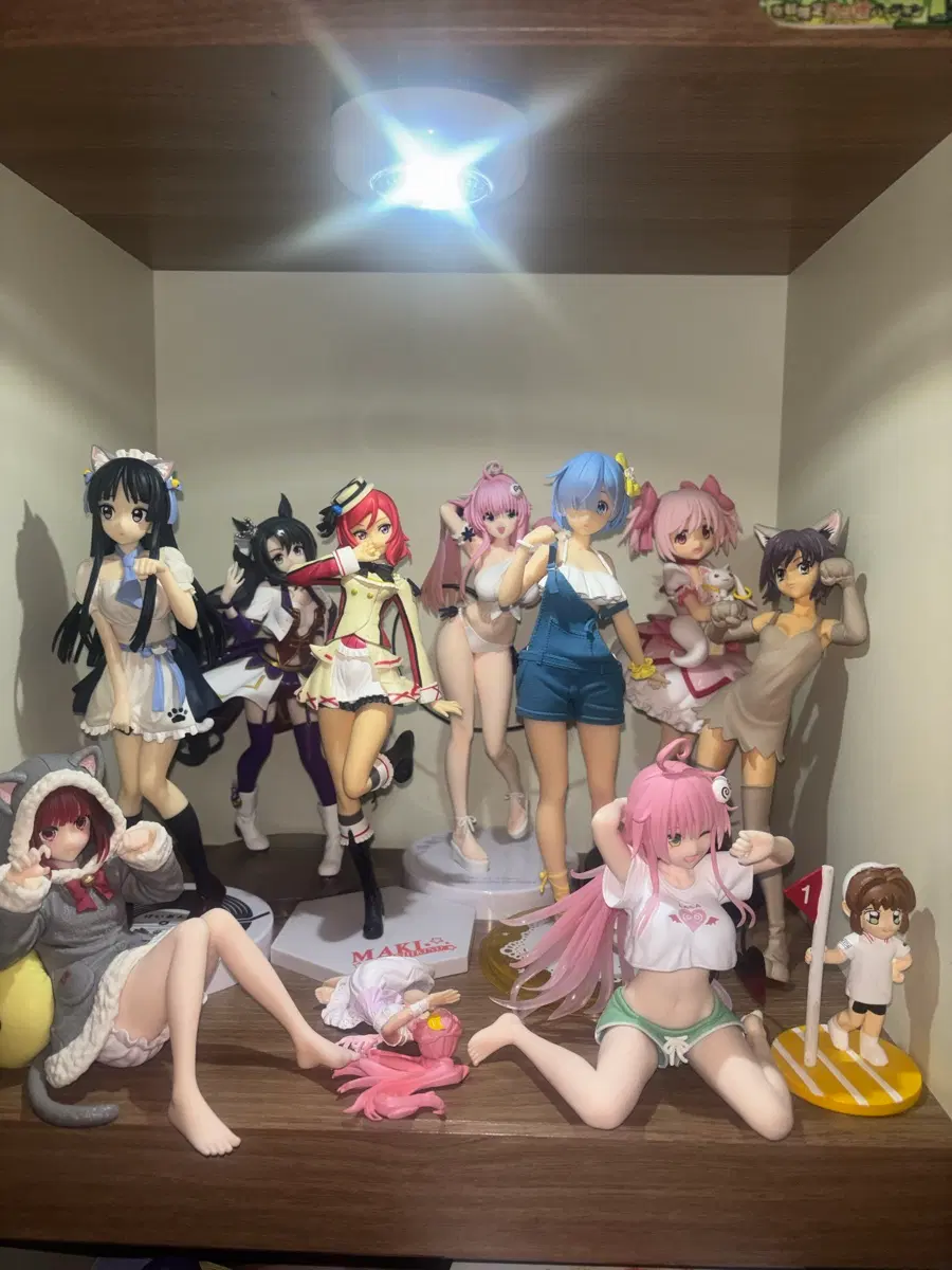 미소녀피규어 팔아여