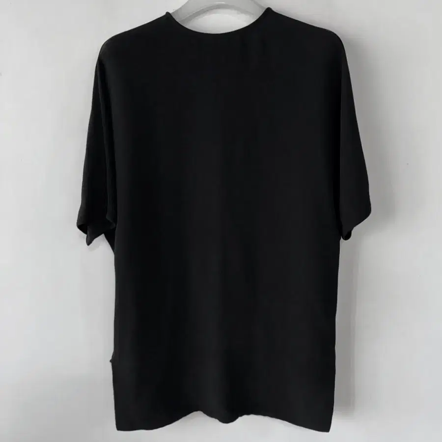 데렉램 DEREK LAM 레이온 티블라우스